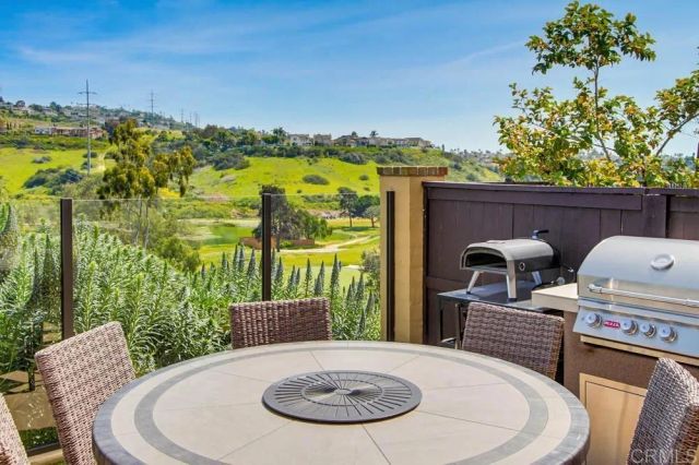 6934 Feldspar Pl, Carlsbad, CA 92009