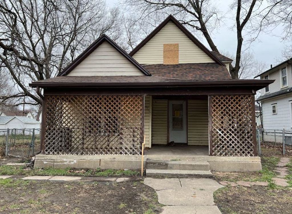 RealHome Services and Solutions Superior Realty Wichita Real Estate