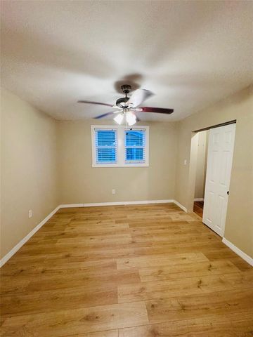 1910 E COLUMBUS DRIVE B, Tampa, FL 33605