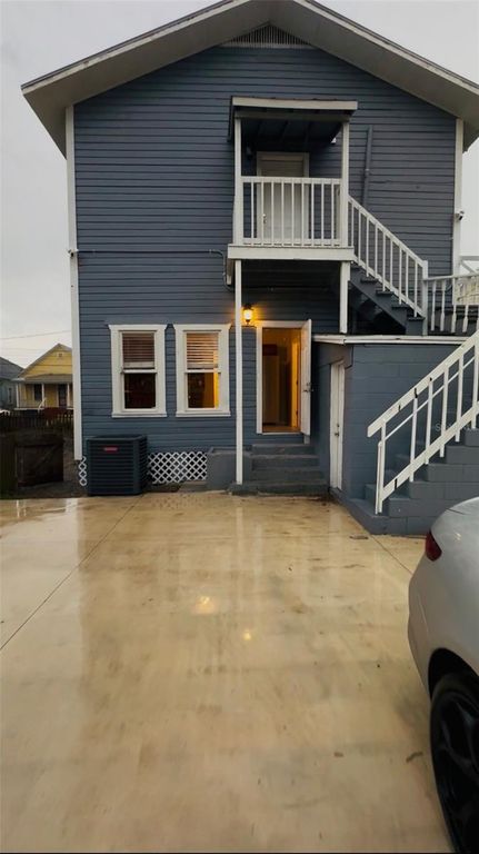 1910 E COLUMBUS DRIVE B, Tampa, FL 33605