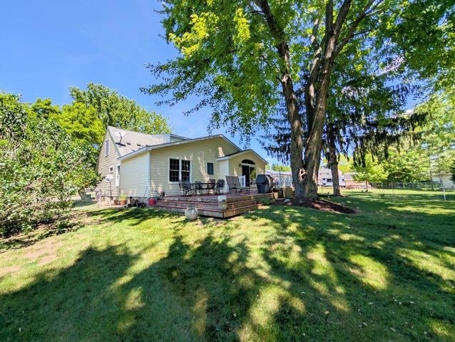1536 Suzanne Court, Flushing, MI 48433