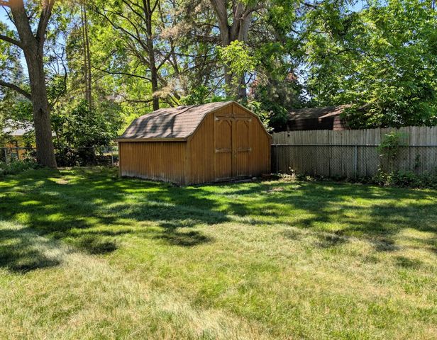 1536 Suzanne Court, Flushing, MI 48433