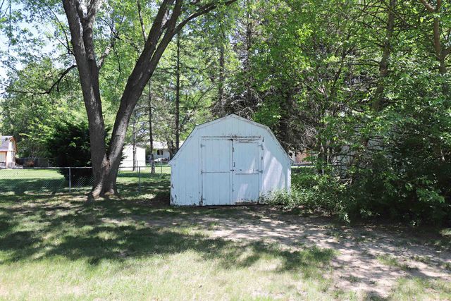 1536 Suzanne Court, Flushing, MI 48433