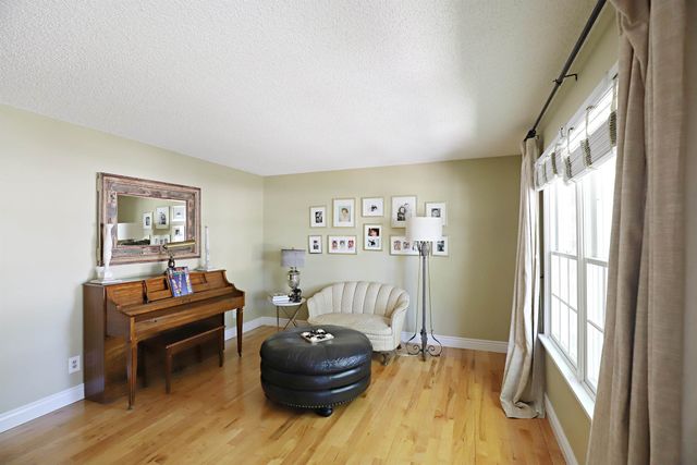 1536 Suzanne Court, Flushing, MI 48433