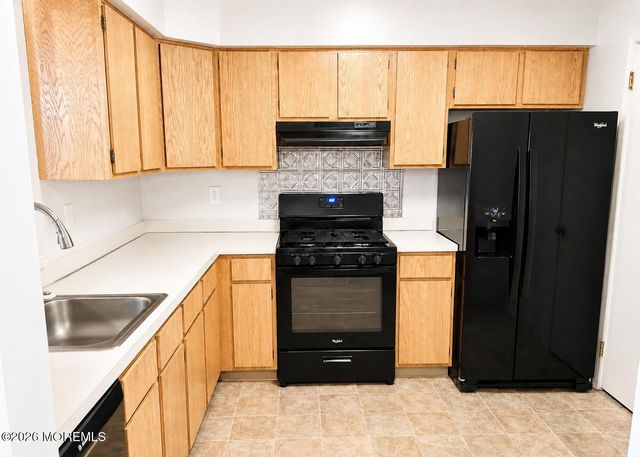 113 Dundee Court, Matawan, NJ 07747