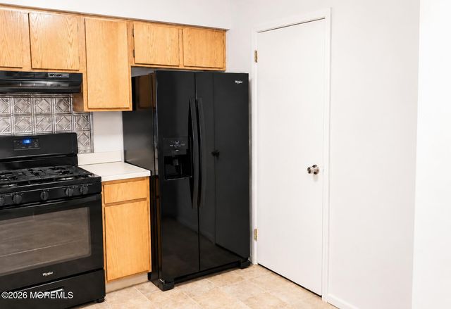 113 Dundee Court, Matawan, NJ 07747