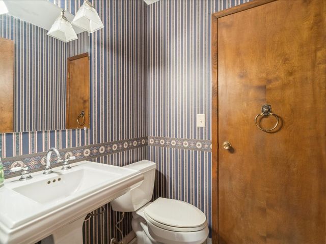 3130 Adirondack Drive NE, Cedar Rapids, IA 52402