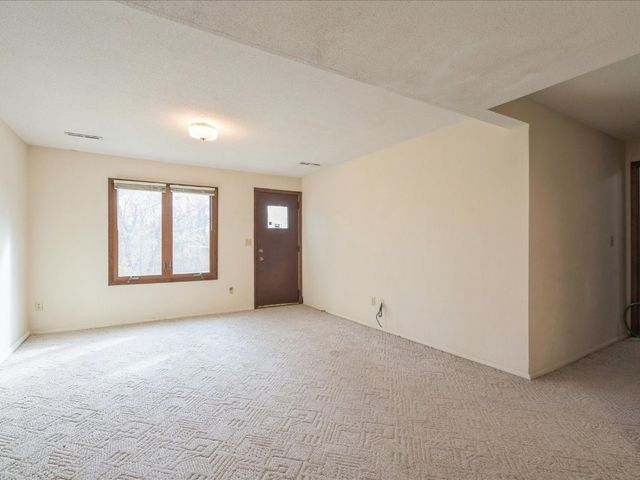 3130 Adirondack Drive NE, Cedar Rapids, IA 52402