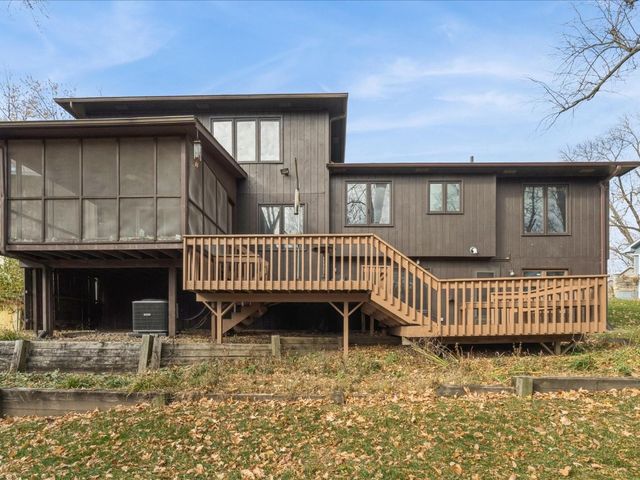 3130 Adirondack Drive NE, Cedar Rapids, IA 52402