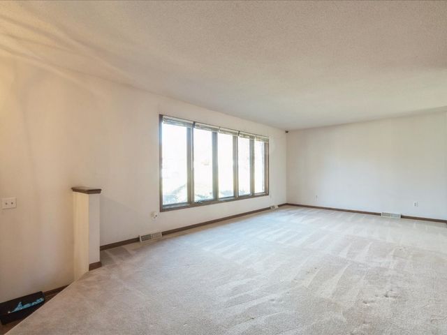 3130 Adirondack Drive NE, Cedar Rapids, IA 52402