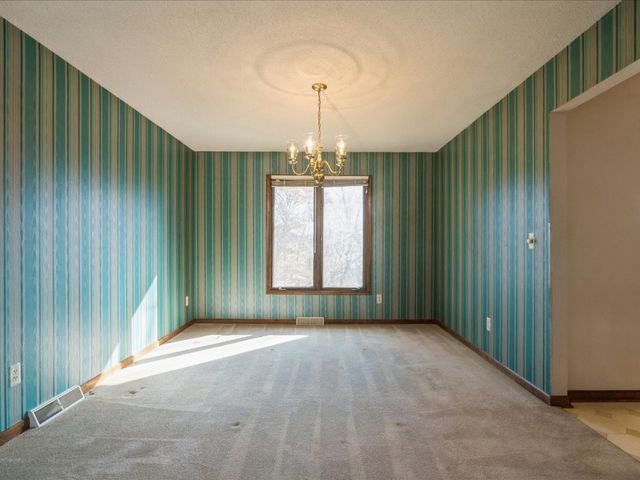 3130 Adirondack Drive NE, Cedar Rapids, IA 52402