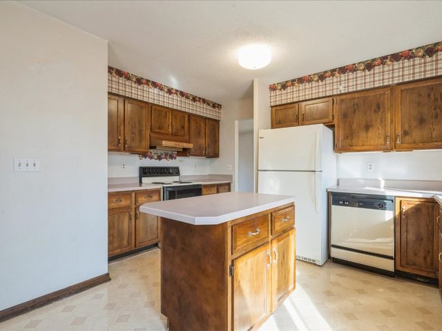 3130 Adirondack Drive NE, Cedar Rapids, IA 52402