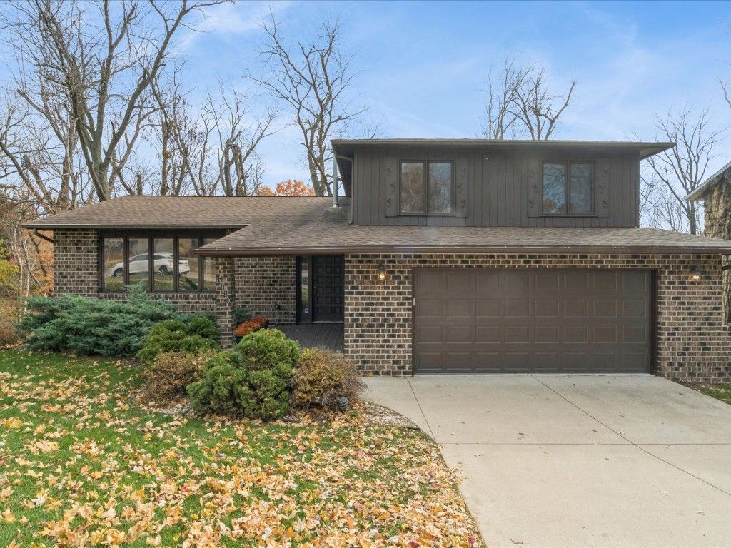 3130 Adirondack Drive NE, Cedar Rapids, IA 52402