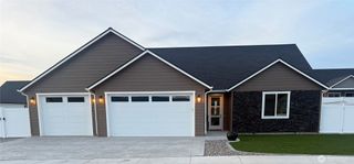 889 NE Conner Court, East Wenatchee, WA 98802