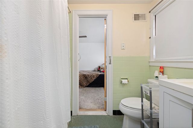 51 Cleveland Avenue, Cranston, RI 02920
