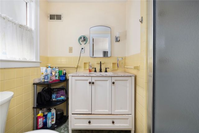 51 Cleveland Avenue, Cranston, RI 02920