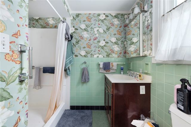 51 Cleveland Avenue, Cranston, RI 02920