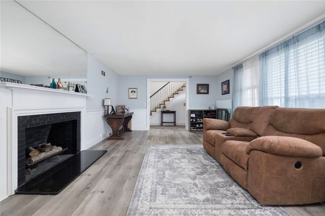 51 Cleveland Avenue, Cranston, RI 02920