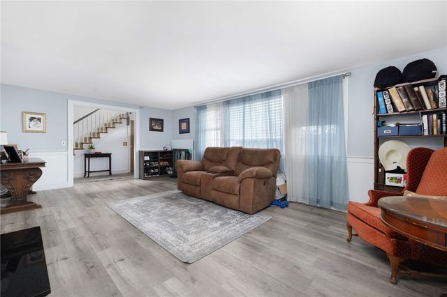 51 Cleveland Avenue, Cranston, RI 02920
