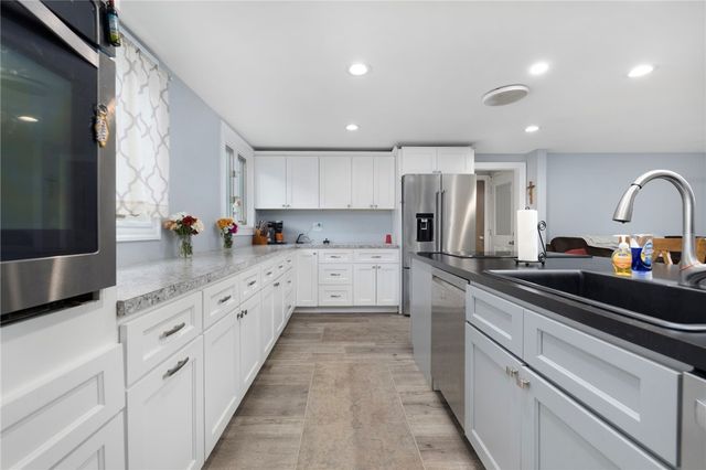 51 Cleveland Avenue, Cranston, RI 02920