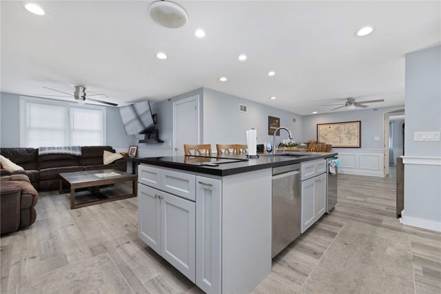 51 Cleveland Avenue, Cranston, RI 02920