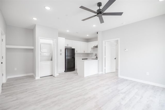 2101 Reinke Road 3207, Waller, TX 77484