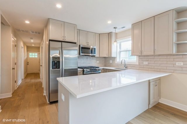 7026 W Diversey Avenue 2, Chicago, IL 60707