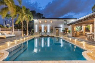 290 NW 6th Street, Boca Raton, FL 33432