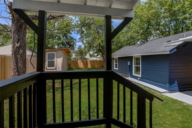 2635 Gladstone Drive, Dallas, TX 75211