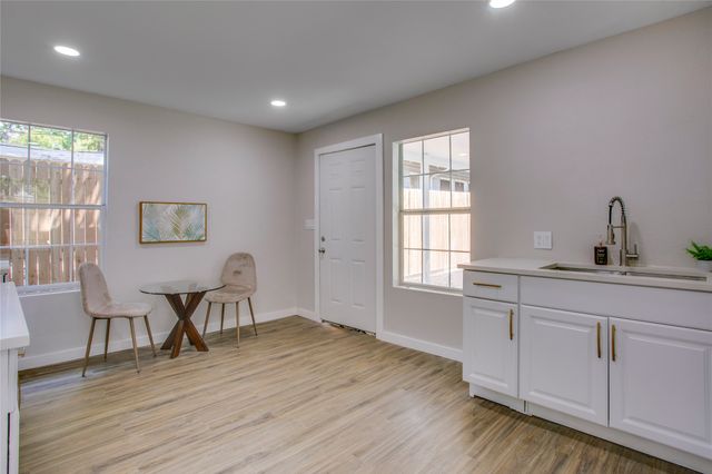2635 Gladstone Drive, Dallas, TX 75211