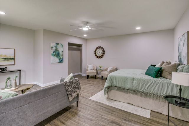 2635 Gladstone Drive, Dallas, TX 75211