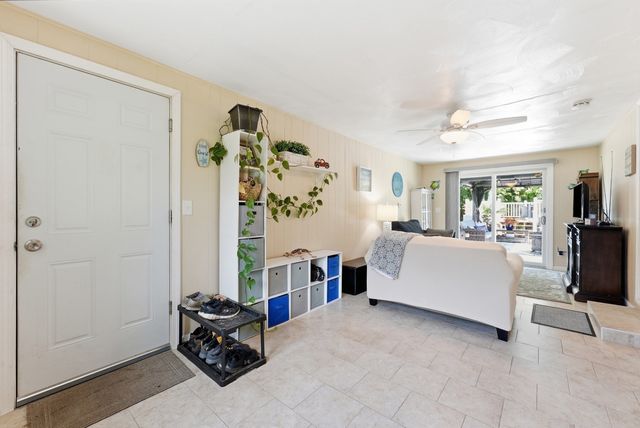 75 Longwood Dr, Chicopee, MA 01020