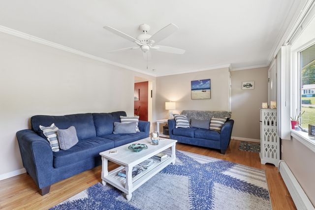 75 Longwood Dr, Chicopee, MA 01020