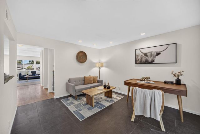 29 Weepingridge Court, San Mateo, CA 94402