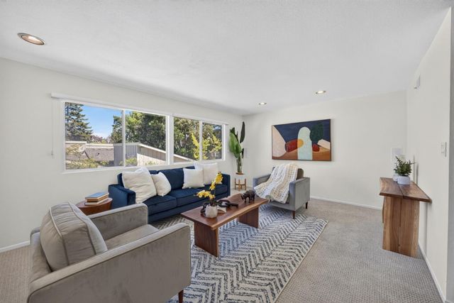 29 Weepingridge Court, San Mateo, CA 94402