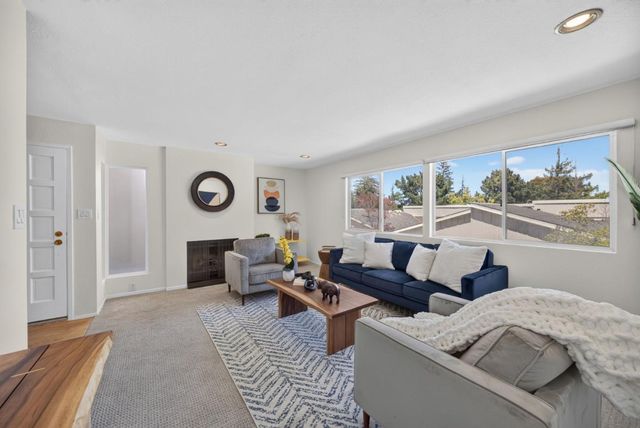 29 Weepingridge Court, San Mateo, CA 94402