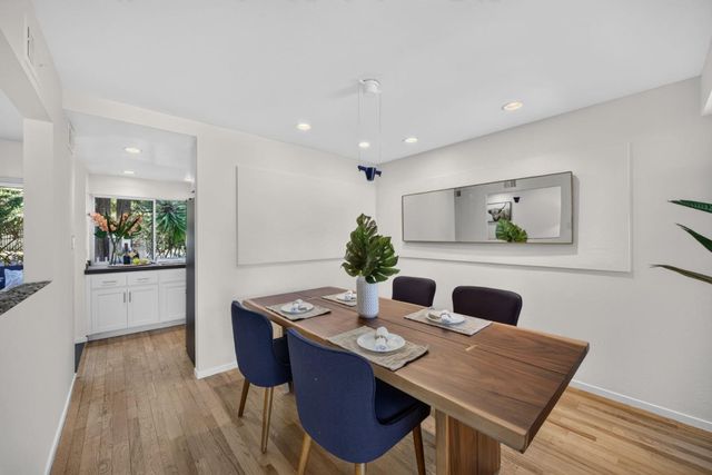 29 Weepingridge Court, San Mateo, CA 94402