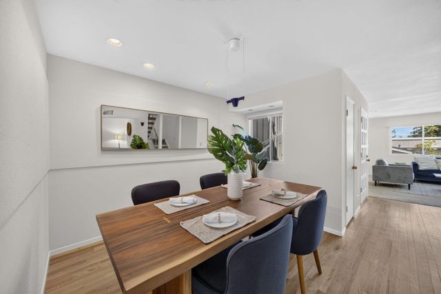 29 Weepingridge Court, San Mateo, CA 94402