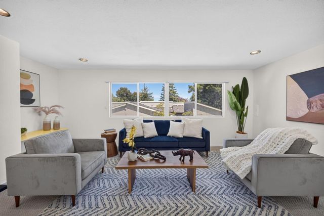 29 Weepingridge Court, San Mateo, CA 94402