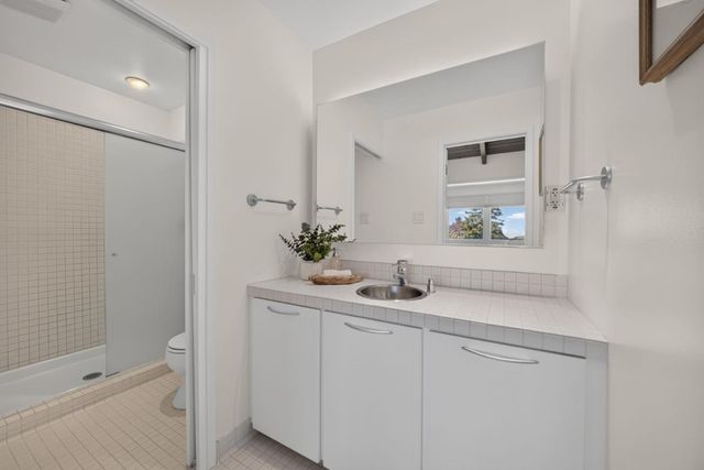 29 Weepingridge Court, San Mateo, CA 94402