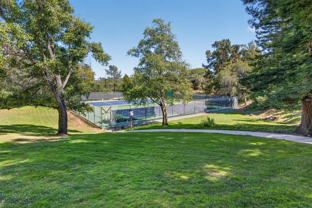 29 Weepingridge Court, San Mateo, CA 94402