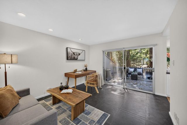 29 Weepingridge Court, San Mateo, CA 94402