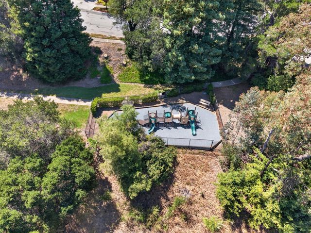29 Weepingridge Court, San Mateo, CA 94402
