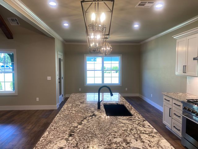 58593 E 296 Place, Grove, OK 74344