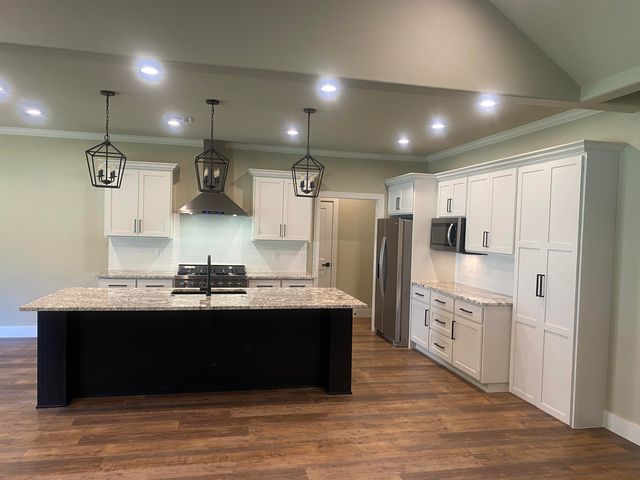 58593 E 296 Place, Grove, OK 74344