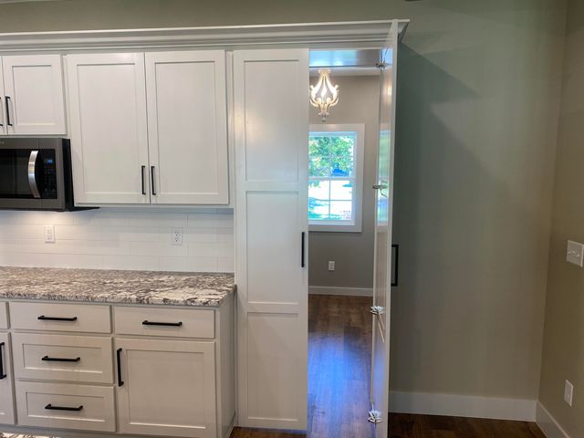 58593 E 296 Place, Grove, OK 74344