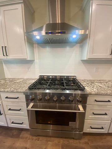 58593 E 296 Place, Grove, OK 74344