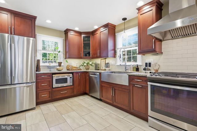 449 JEFFERSON AVE, Morrisville, PA 19067