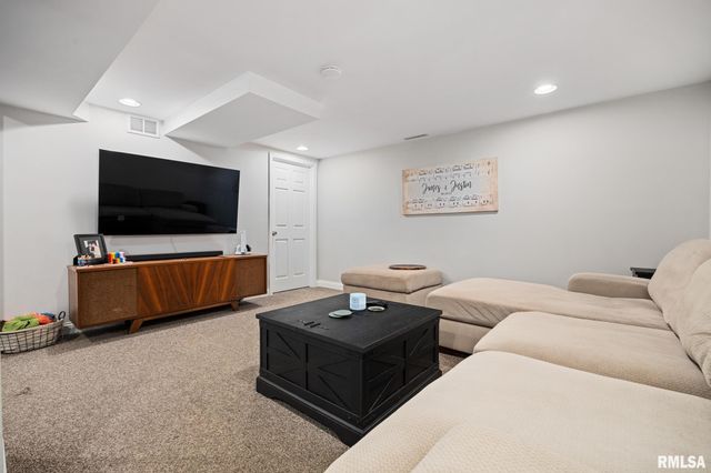2805 N EASTON Place, Peoria, IL 61604