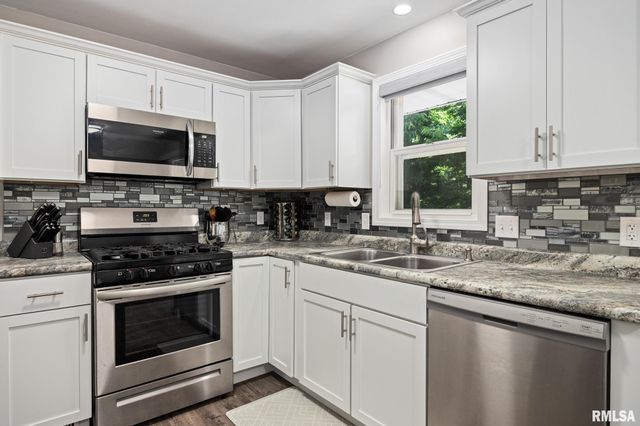 2805 N EASTON Place, Peoria, IL 61604